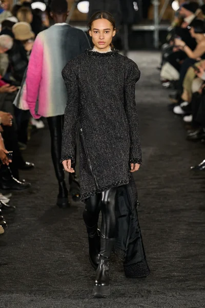 Look 17